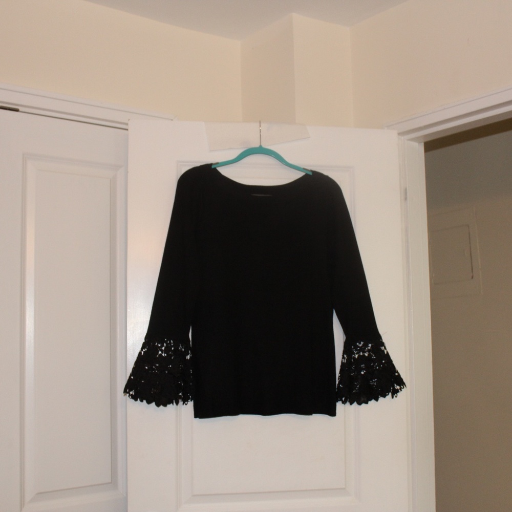 Black Light Weight Flared Sleeve